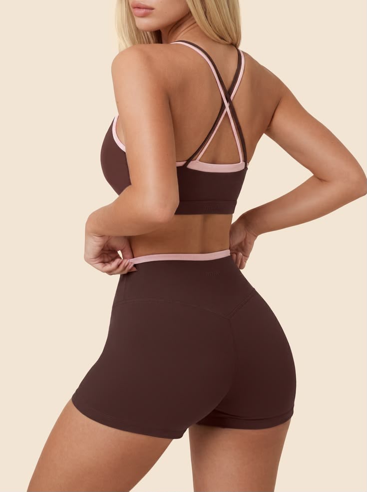 Conjunto Deportivo Short Outline cafe